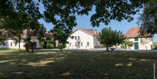 Belle Demeure de 450m² sur Parc Arboré + Piscine