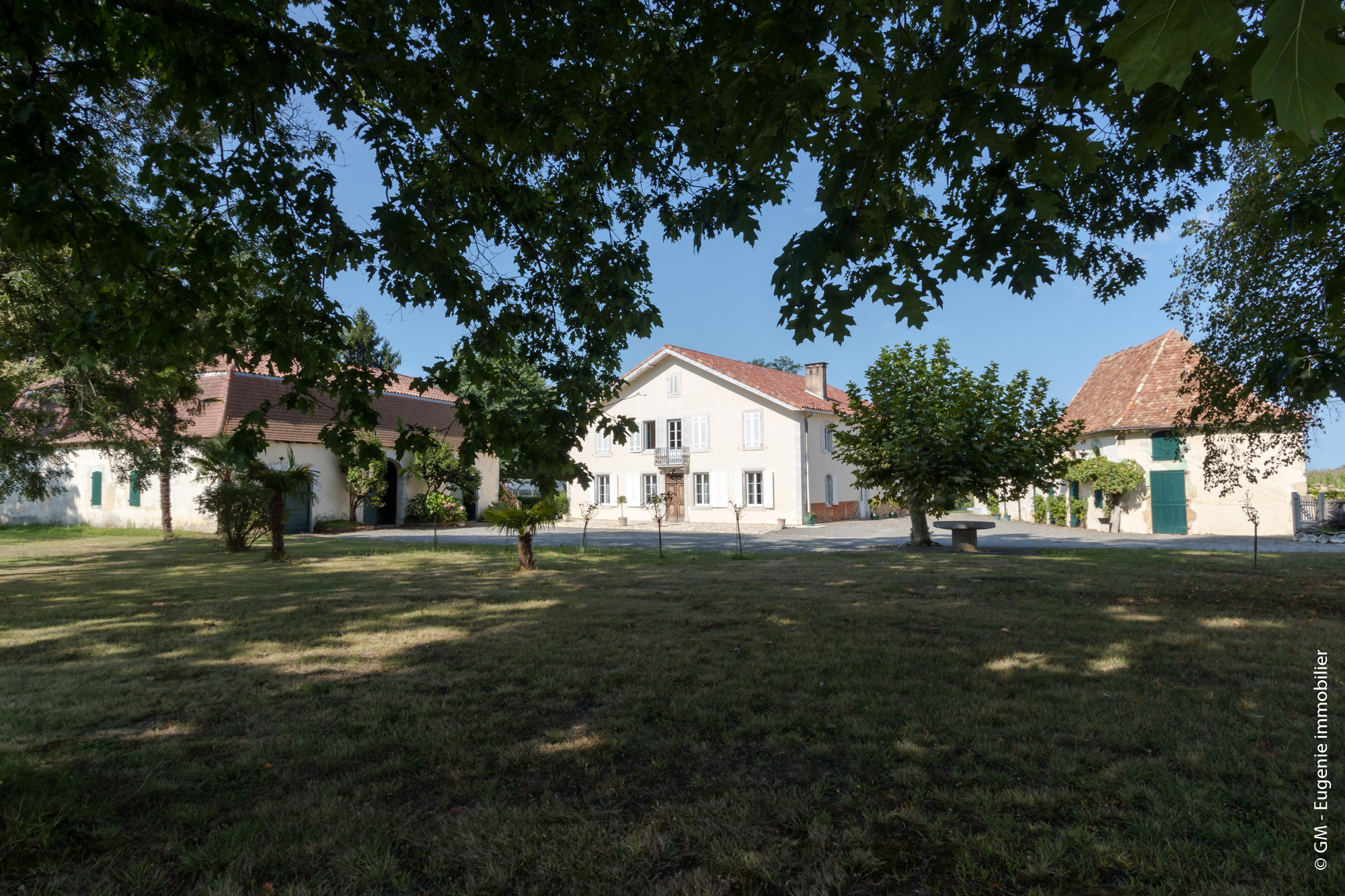 Belle Demeure de 450m² sur Parc Arboré + Piscine