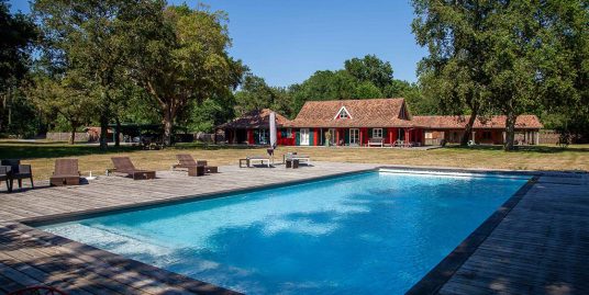 Magnifique Propriété de 2,2Ha et 2 Maisons Parfaitement rénovées+Piscine