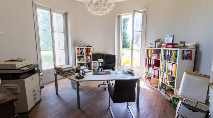 Bureau 01